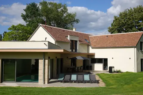 Façade de la Villa des Lys, vue depuis le jardin
