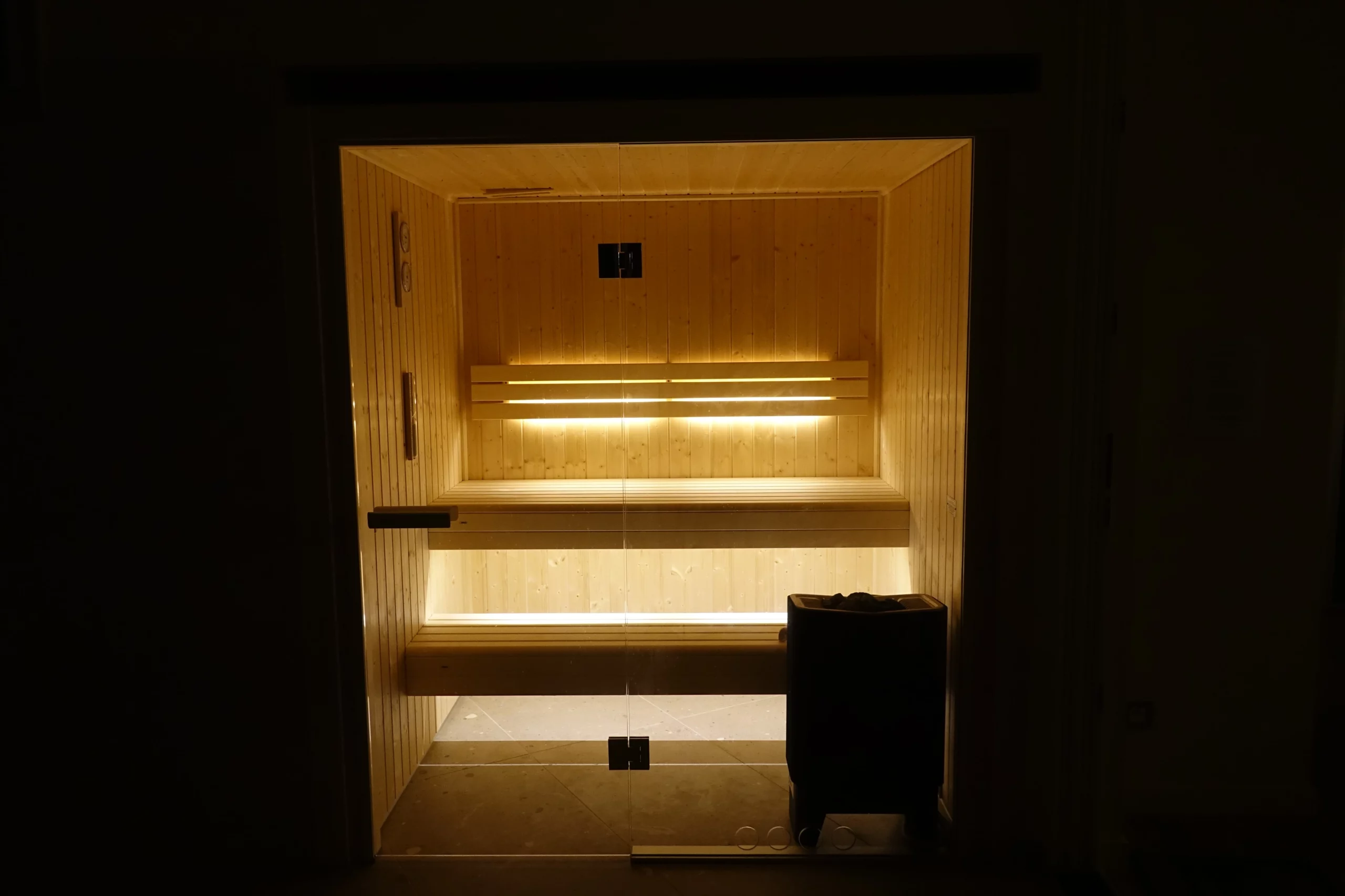 jsauna_by_night